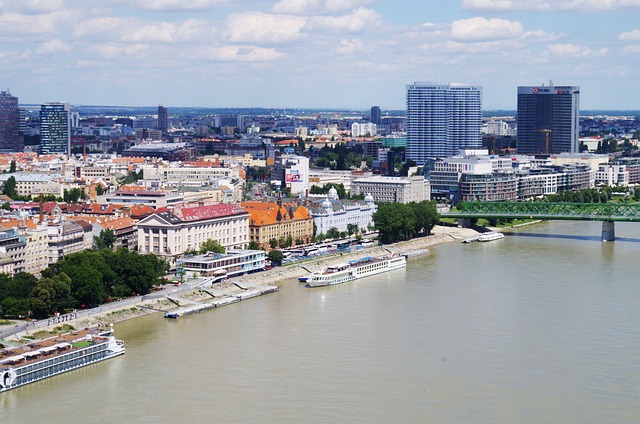 Bratislava v lete